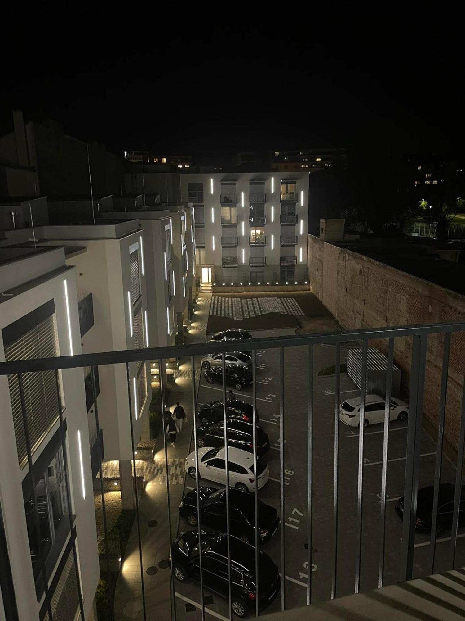 Apartia Center *